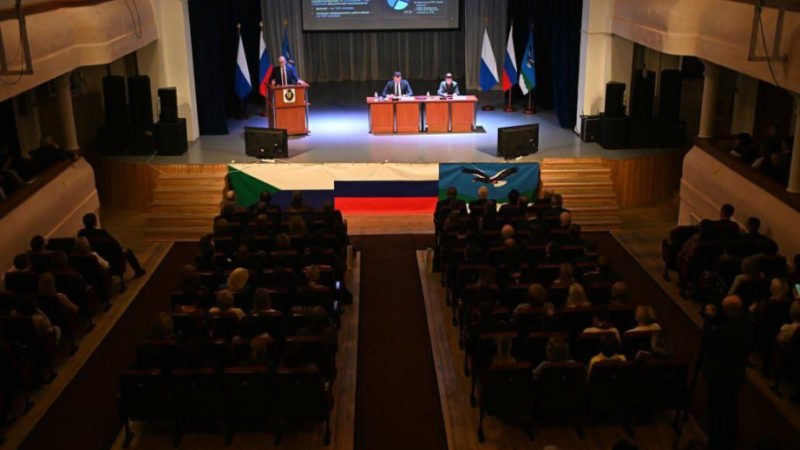 Михаил Дегтярев провел расширенное заседание краевого правительства в Николаевске-на-Амуре
