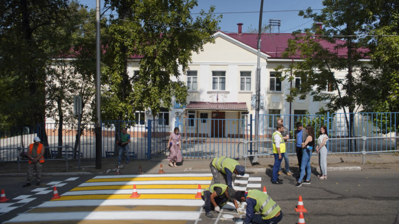 Ведущие к школам дороги сделают безопаснее в Хабаровском крае